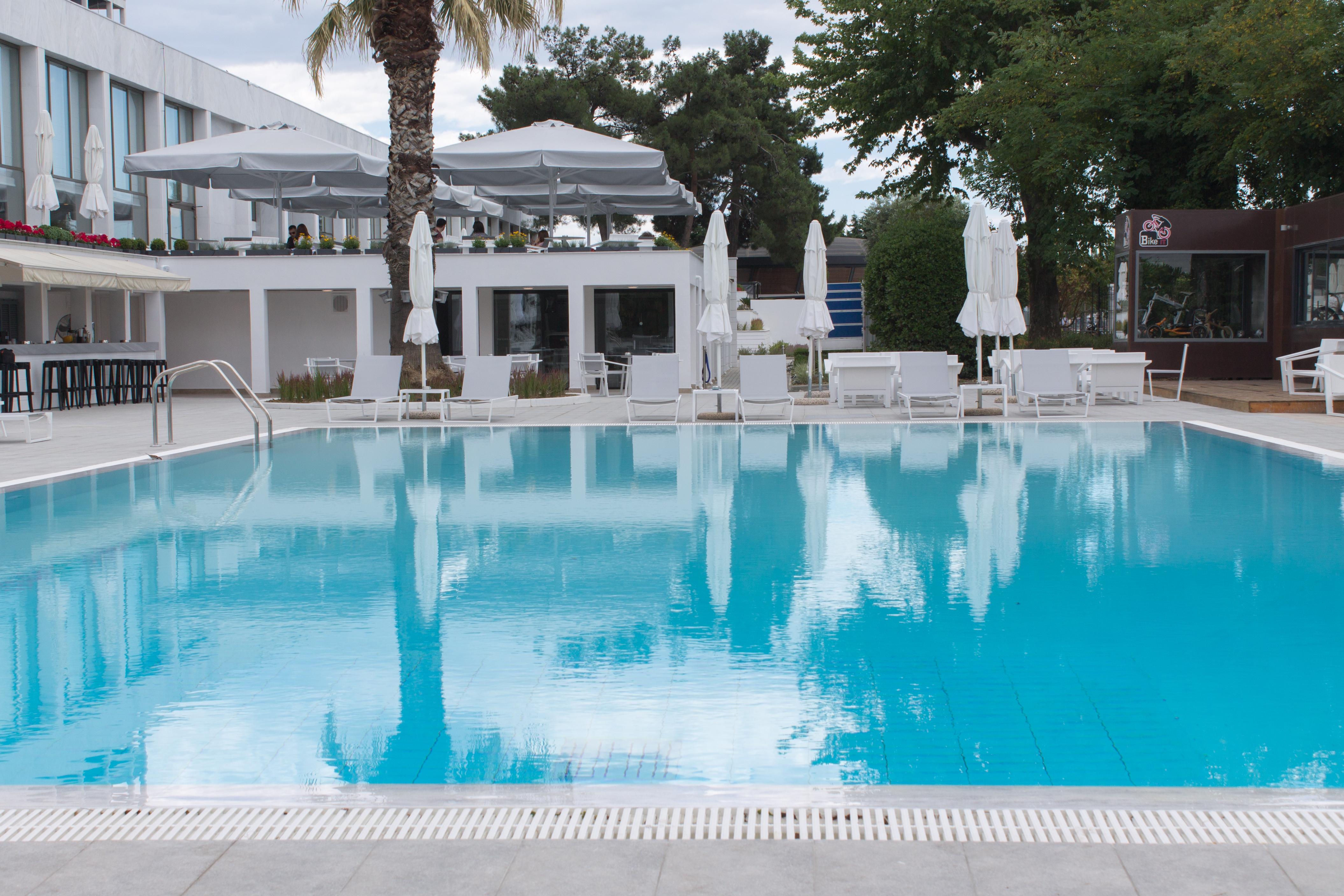 Makedonia Palace Tesalónica Exterior foto A swimming pool