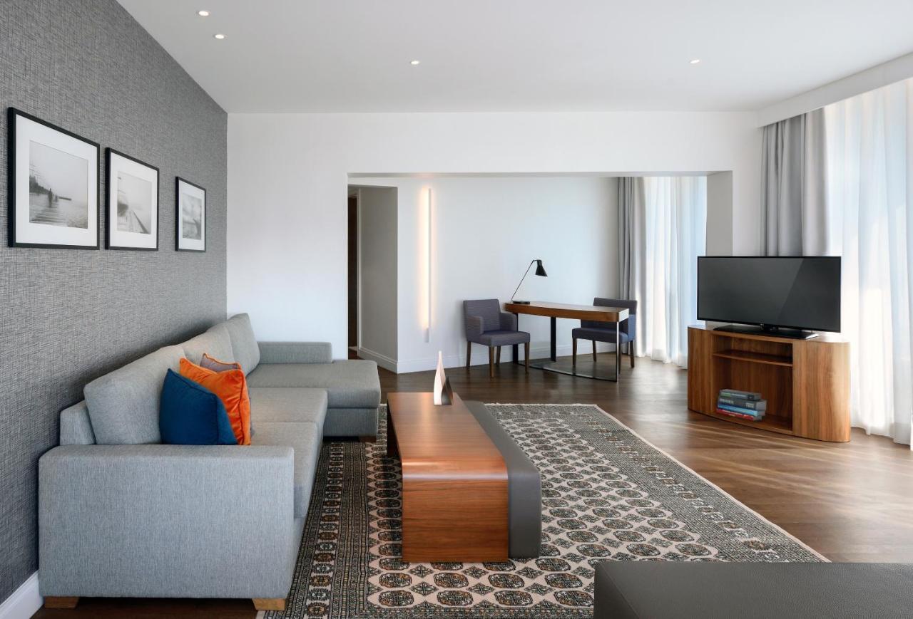 Makedonia Palace Tesalónica Exterior foto A living room at the hotel