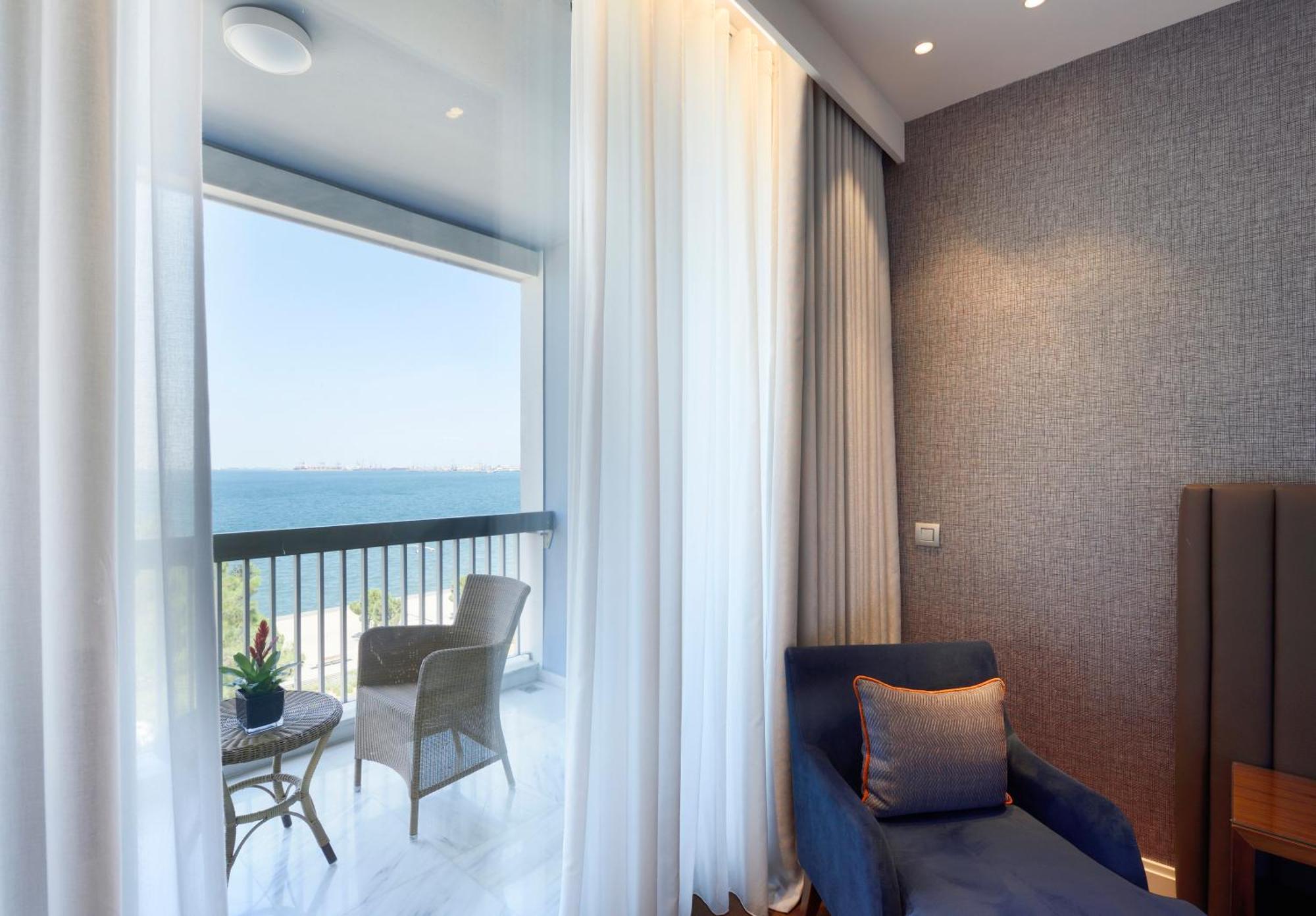 Makedonia Palace Tesalónica Exterior foto A room at the hotel
